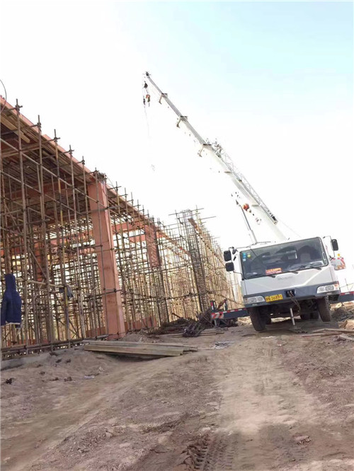 玉门市吊车作业的安全注意事项有哪些？